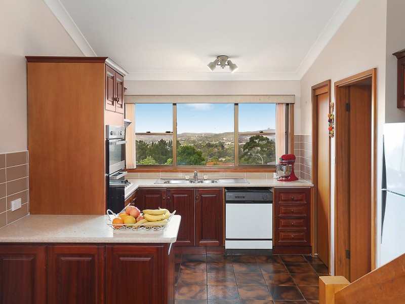 121 Derribong Drive, Cordeaux Heights NSW 2526