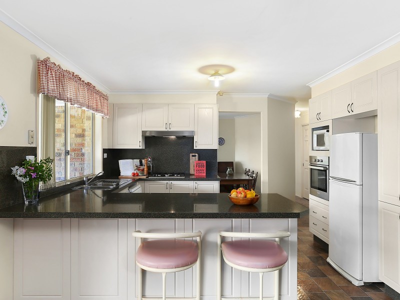 31 Sheringa Grove, Cordeaux Heights NSW 2526