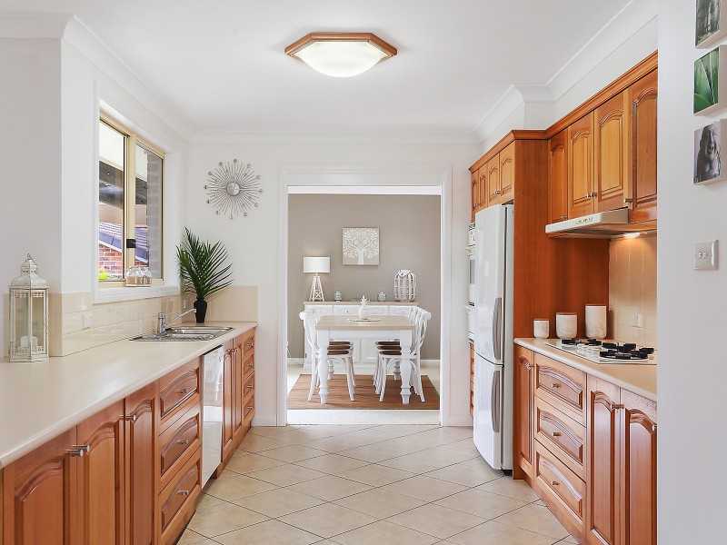 10 Aberdare Place, Farmborough Heights NSW 2526