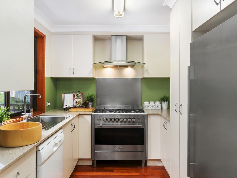 8 Baron Court, Berkeley NSW 2506