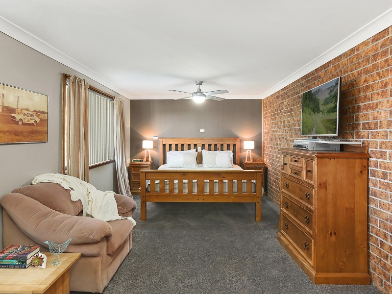 8 Baron Court, Berkeley NSW 2506