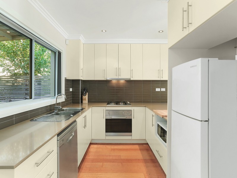 2/27 Rawlinson Avenue, Wollongong NSW 2500