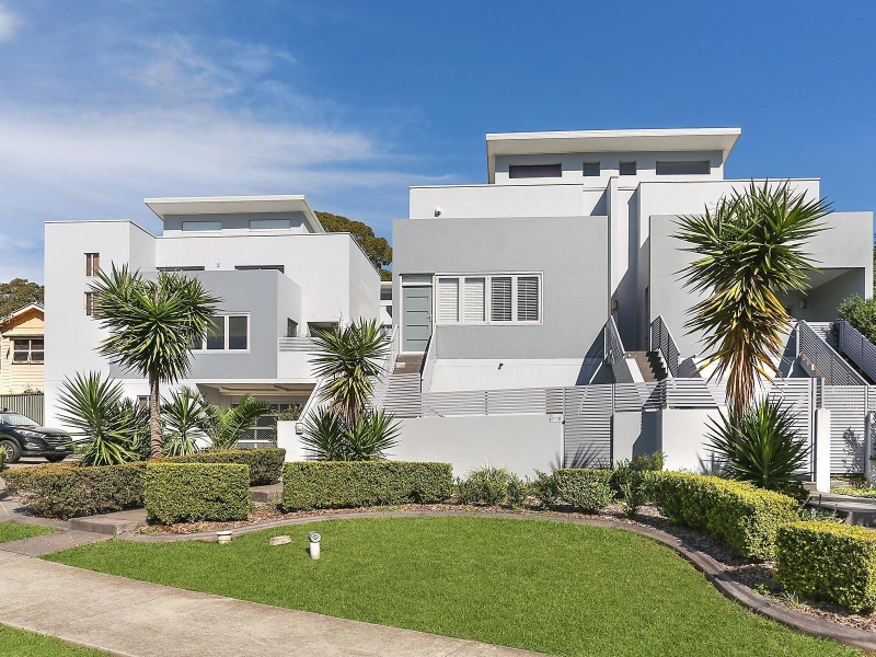 2/27 Rawlinson Avenue, Wollongong NSW 2500