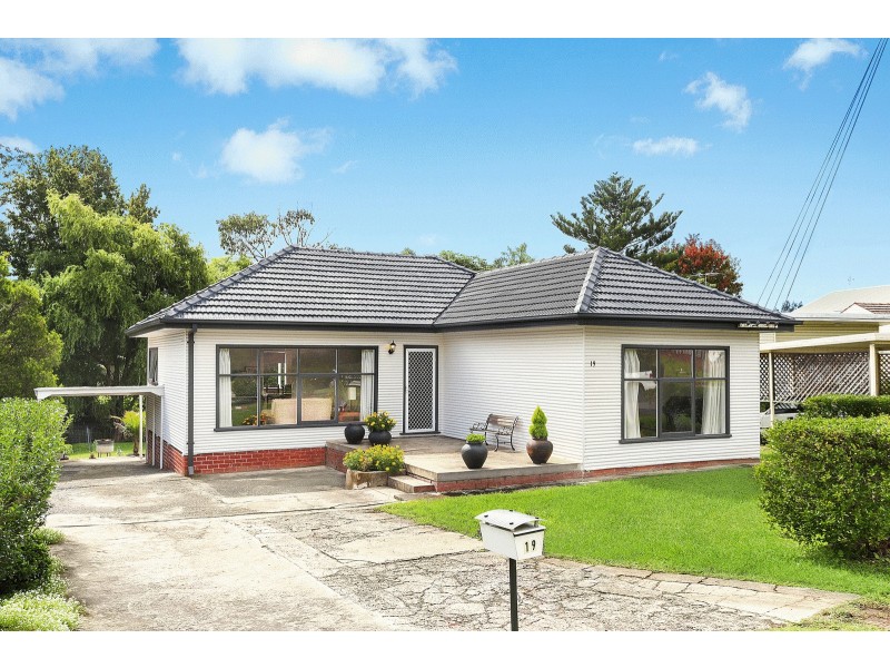 19 Risley Road, Figtree NSW 2525