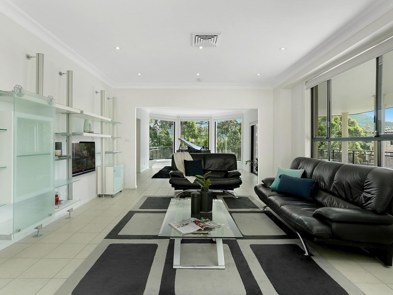 9 Powell Street, Mangerton NSW 2500