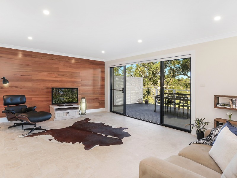 9 William Davies Drive, Figtree NSW 2525