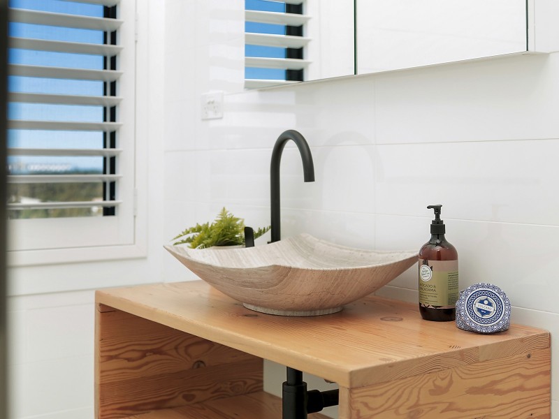 9 William Davies Drive, Figtree NSW 2525