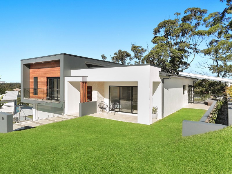 9 William Davies Drive, Figtree NSW 2525