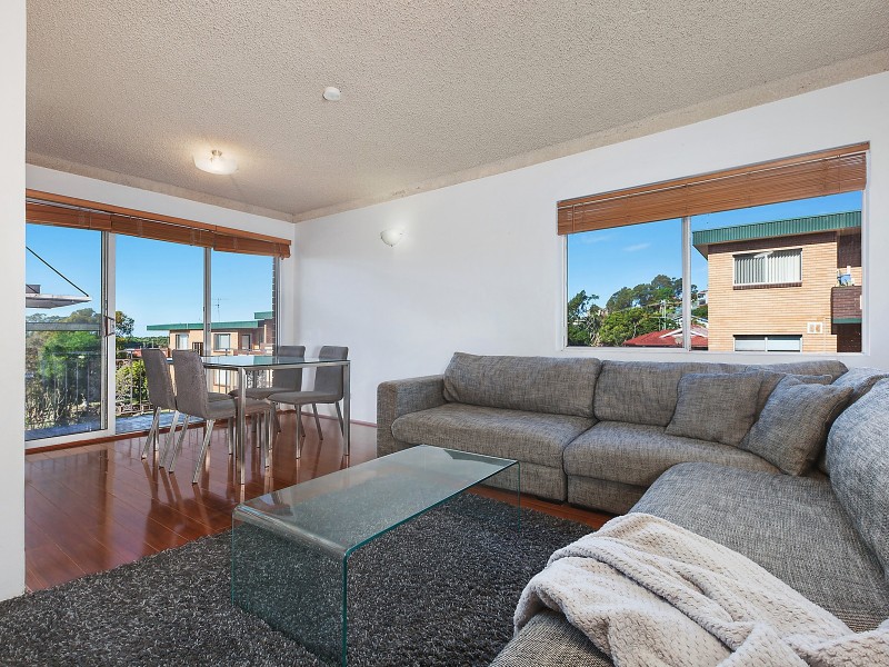 7/8 Myrtle Street, Coniston NSW 2500