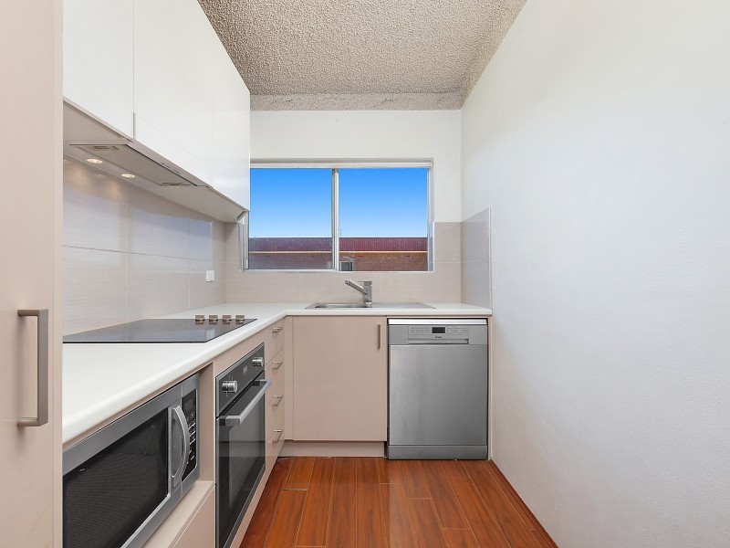 7/8 Myrtle Street, Coniston NSW 2500