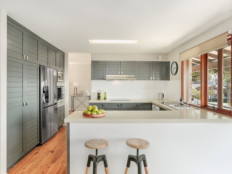 9-11 Highcrest Avenue, Balgownie NSW 2519