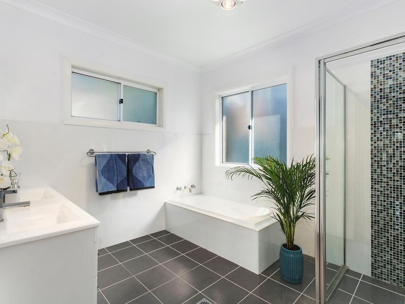 6 Lantarra Place, Figtree NSW 2525