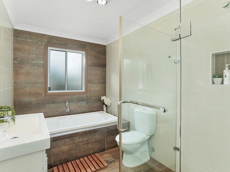 13 McPhail Street, Unanderra NSW 2526