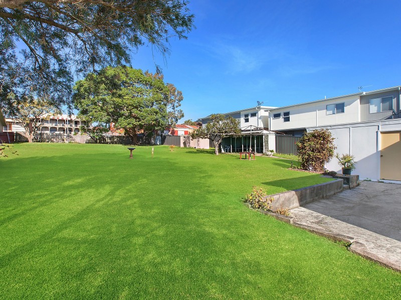 9 Hunter Street, Balgownie NSW 2519