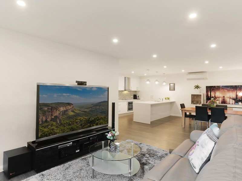 30 Abercrombie Street, West Wollongong NSW 2500