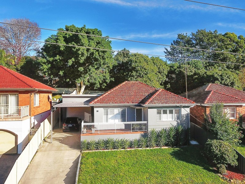 30 Abercrombie Street, West Wollongong NSW 2500