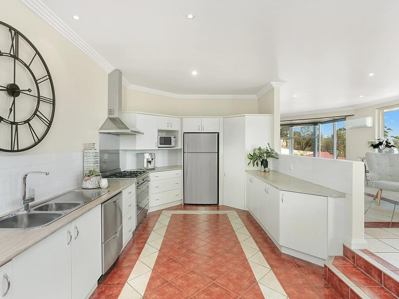 308 Flagstaff Road, Lake Heights NSW 2502