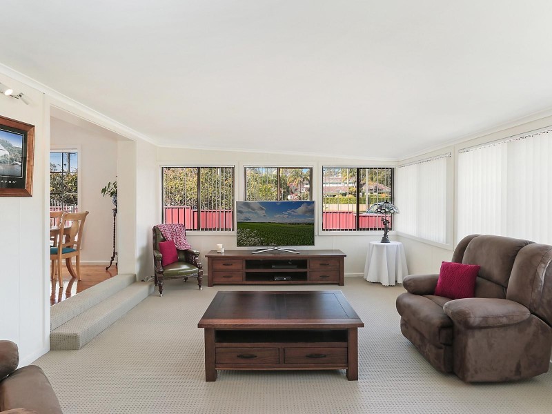 1 Gibsons Road, Figtree NSW 2525