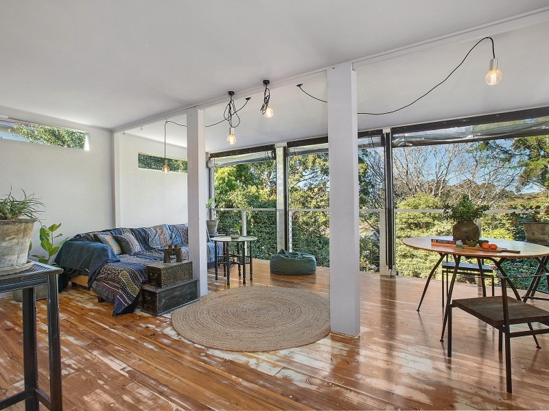 33 Ocean Street, Mount Saint Thomas NSW 2500