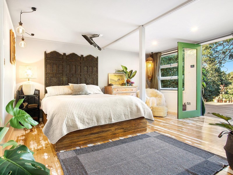 33 Ocean Street, Mount Saint Thomas NSW 2500
