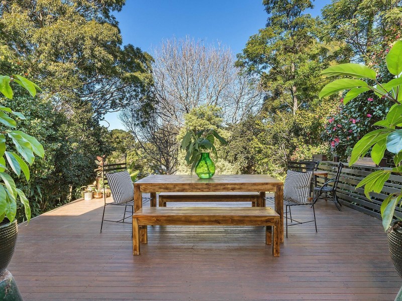 33 Ocean Street, Mount Saint Thomas NSW 2500