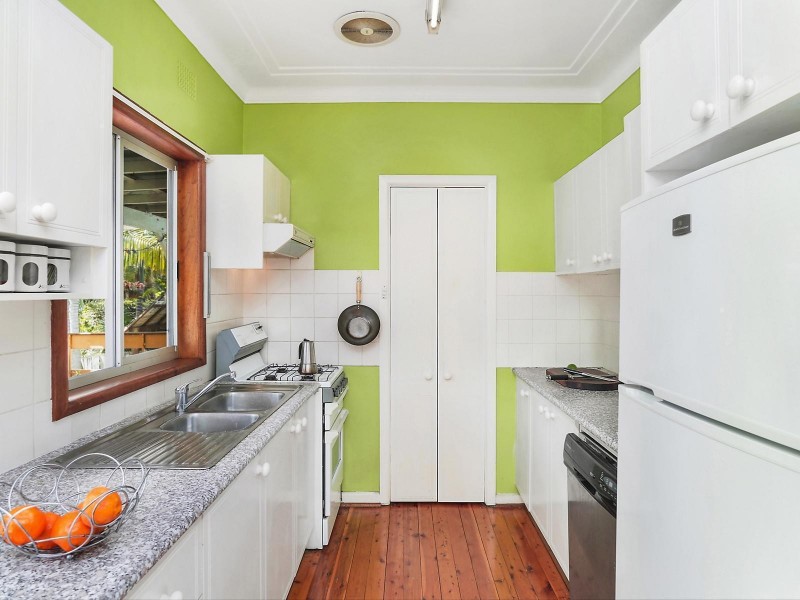 20 Leigh Crescent, Unanderra NSW 2526