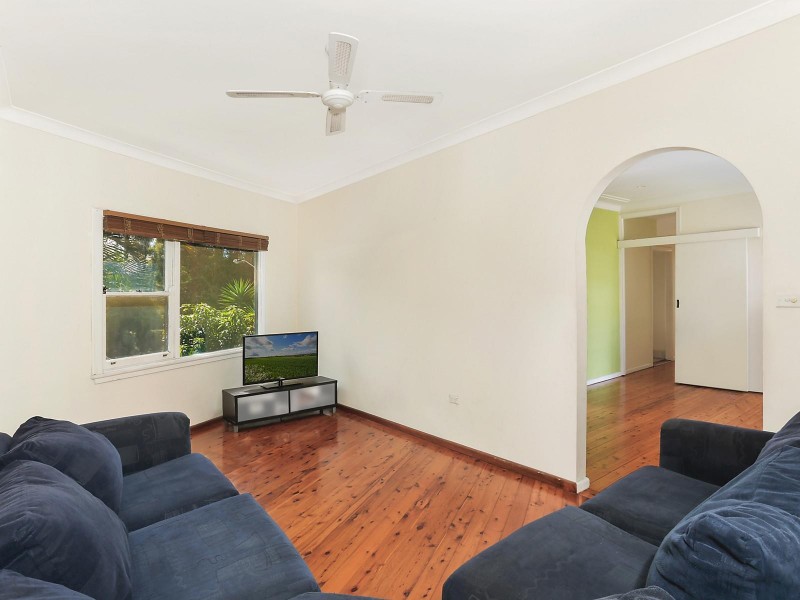 20 Leigh Crescent, Unanderra NSW 2526