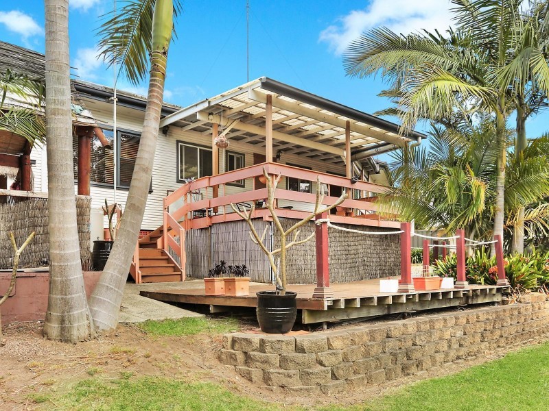 20 Leigh Crescent, Unanderra NSW 2526