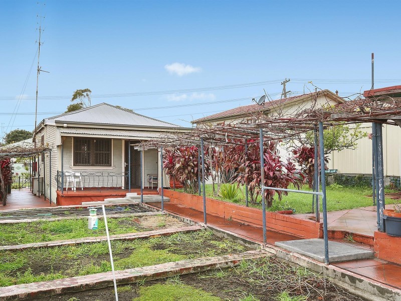 41 Third Avenue, Port Kembla NSW 2505