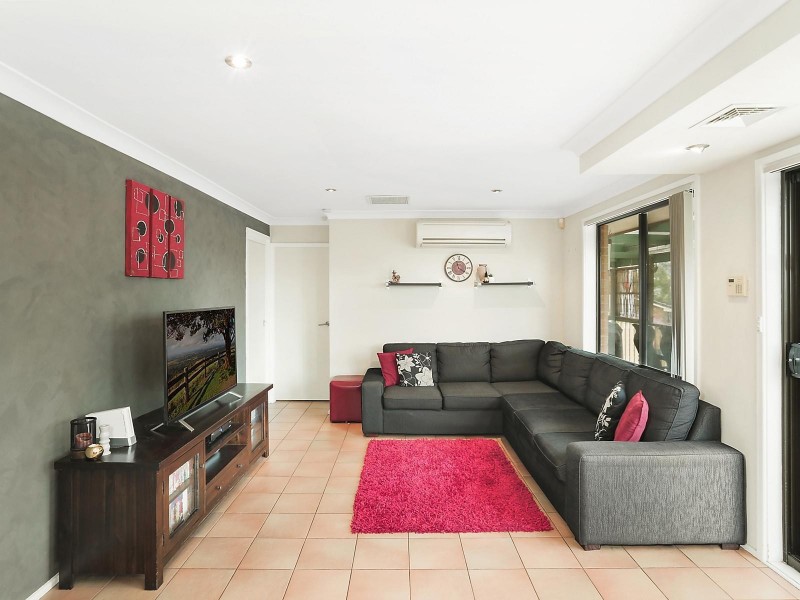 2 Booreea Boulevarde, Cordeaux Heights NSW 2526