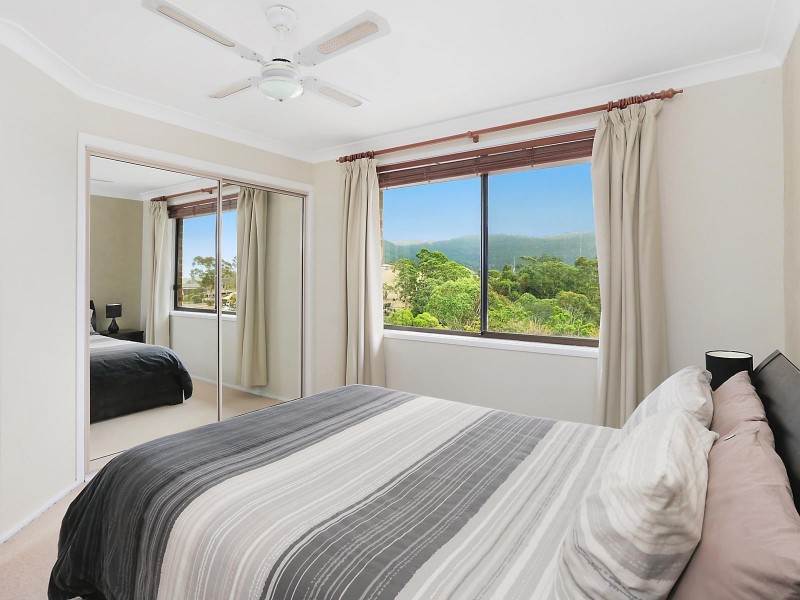2 Booreea Boulevarde, Cordeaux Heights NSW 2526