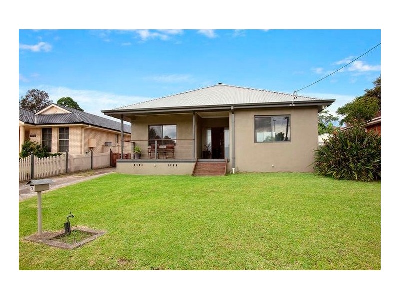 16 Thames Street, West Wollongong NSW 2500