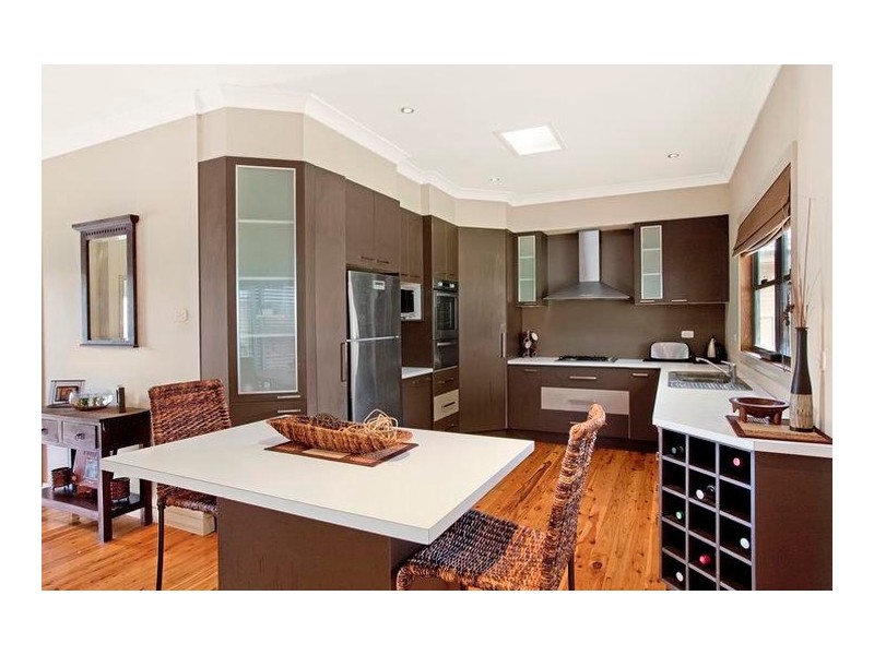 16 Thames Street, West Wollongong NSW 2500