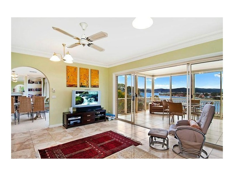 24 Daley Avenue, Daleys Point NSW 2257