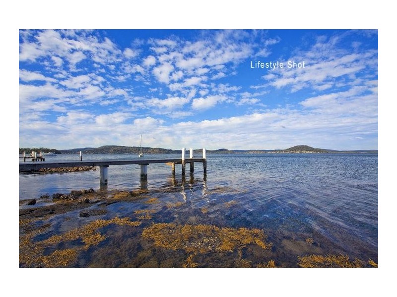 6 Coogee Road, Point Clare NSW 2250