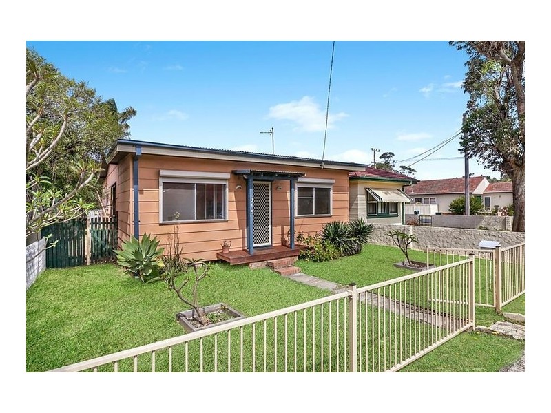 316 Ocean Beach Road, Umina Beach NSW 2257