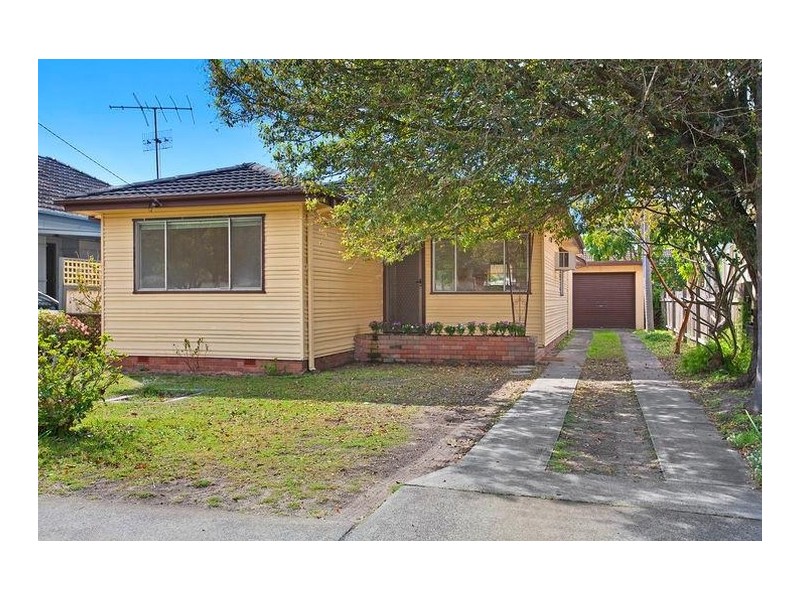 28 Picnic Parade, Ettalong Beach NSW 2257