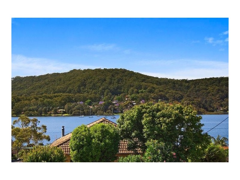 42 Caroline Street, East Gosford NSW 2250