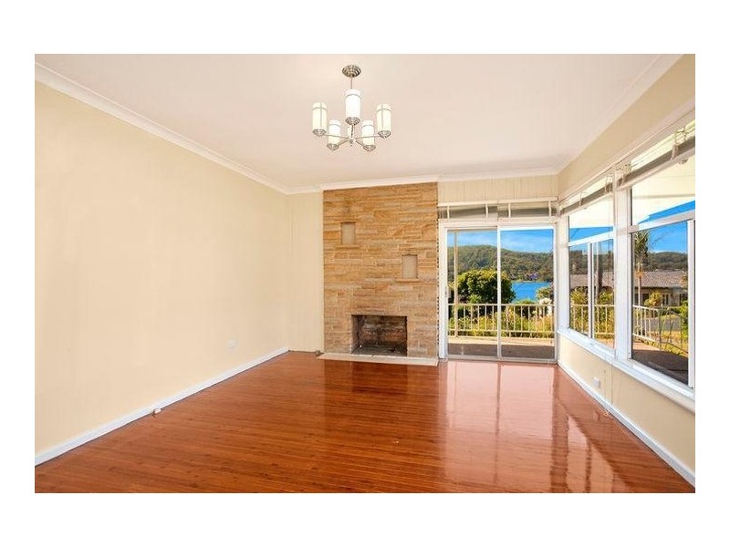 42 Caroline Street, East Gosford NSW 2250