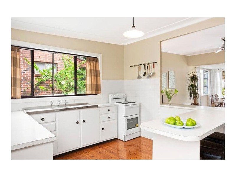 13 Beach Drive, Killcare NSW 2257