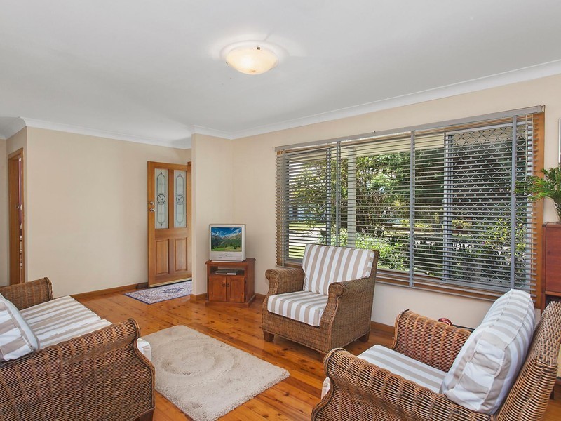 49 Robin Crescent, Woy Woy NSW 2256