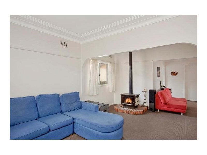 17 Rawson Road, Woy Woy NSW 2256