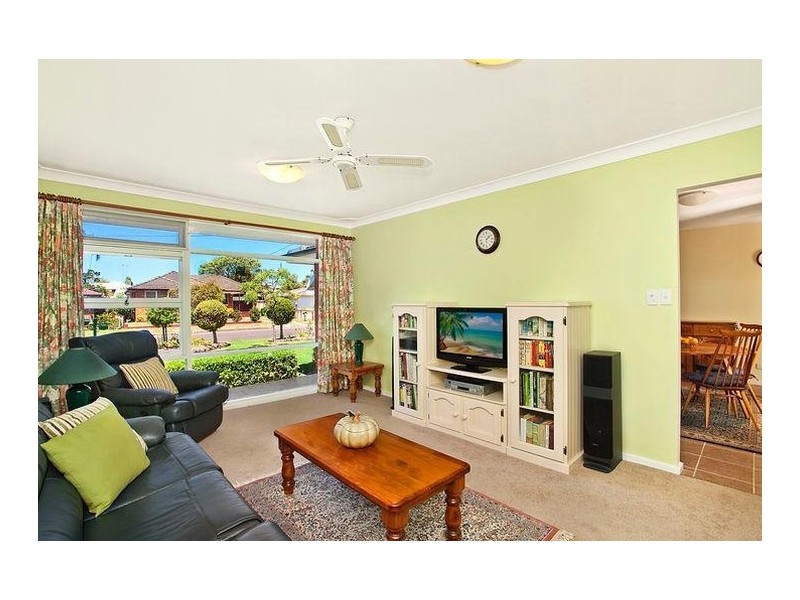 6 Camellia Circle, Woy Woy NSW 2256