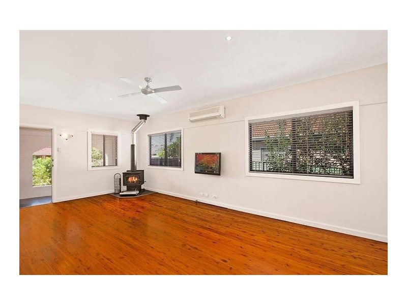 8 Palm Street, Ettalong Beach NSW 2257