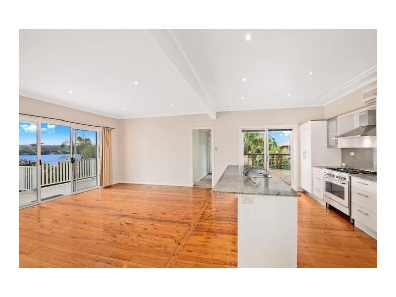 290 Avoca Drive, Green Point NSW 2251