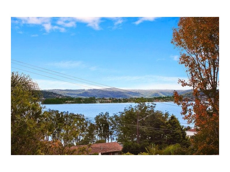 290 Avoca Drive, Green Point NSW 2251