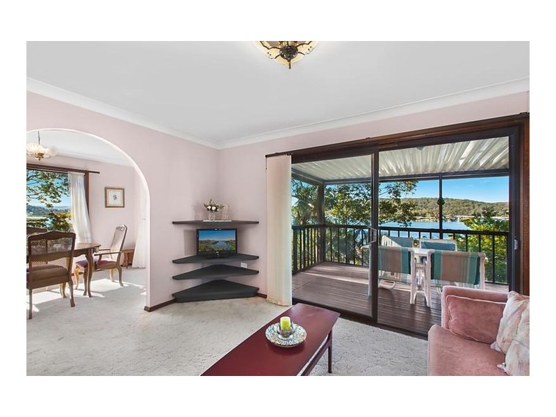 37 Bay View Crescent, Blackwall NSW 2256