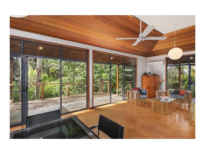 9 Crystal Avenue, Pearl Beach NSW 2256