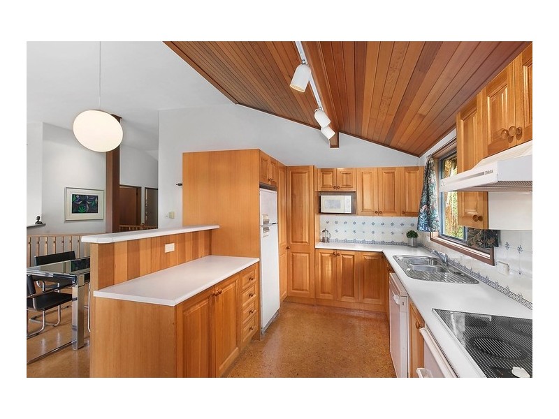 9 Crystal Avenue, Pearl Beach NSW 2256