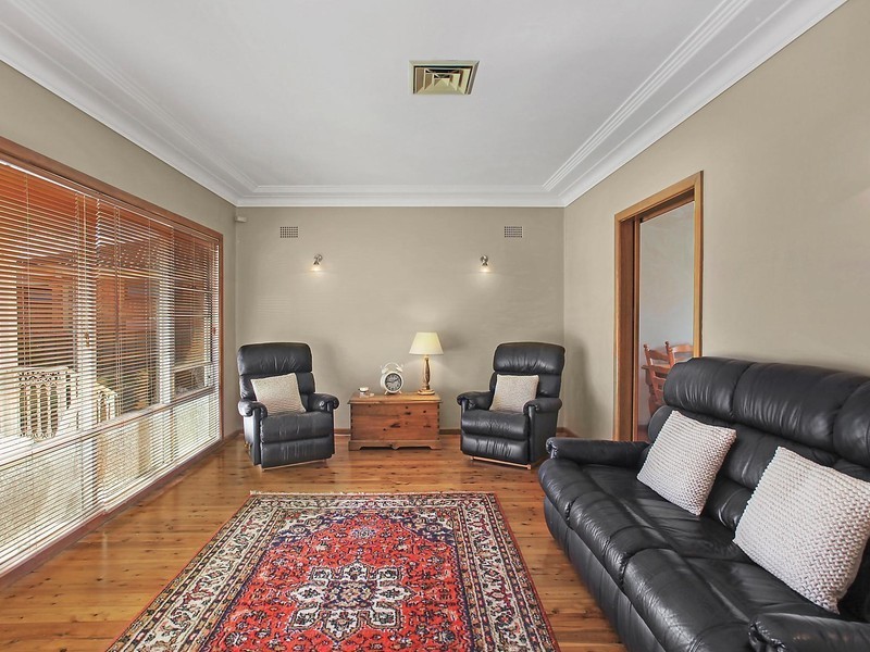 18 Sonter Avenue, Woy Woy NSW 2256